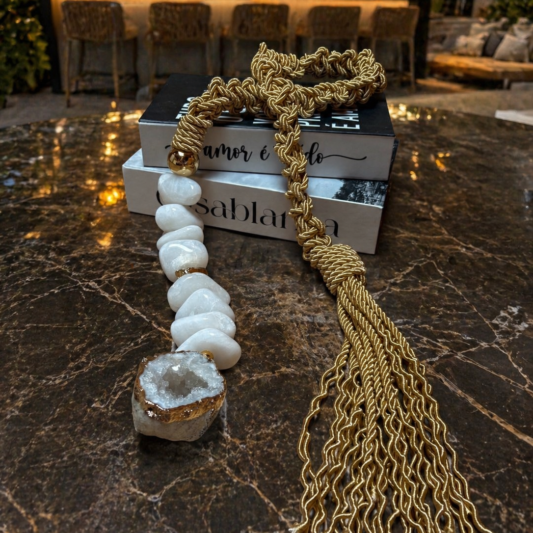 Colar Decorativo de Quartzo Branco, Pedra do Marrocos e Macrame