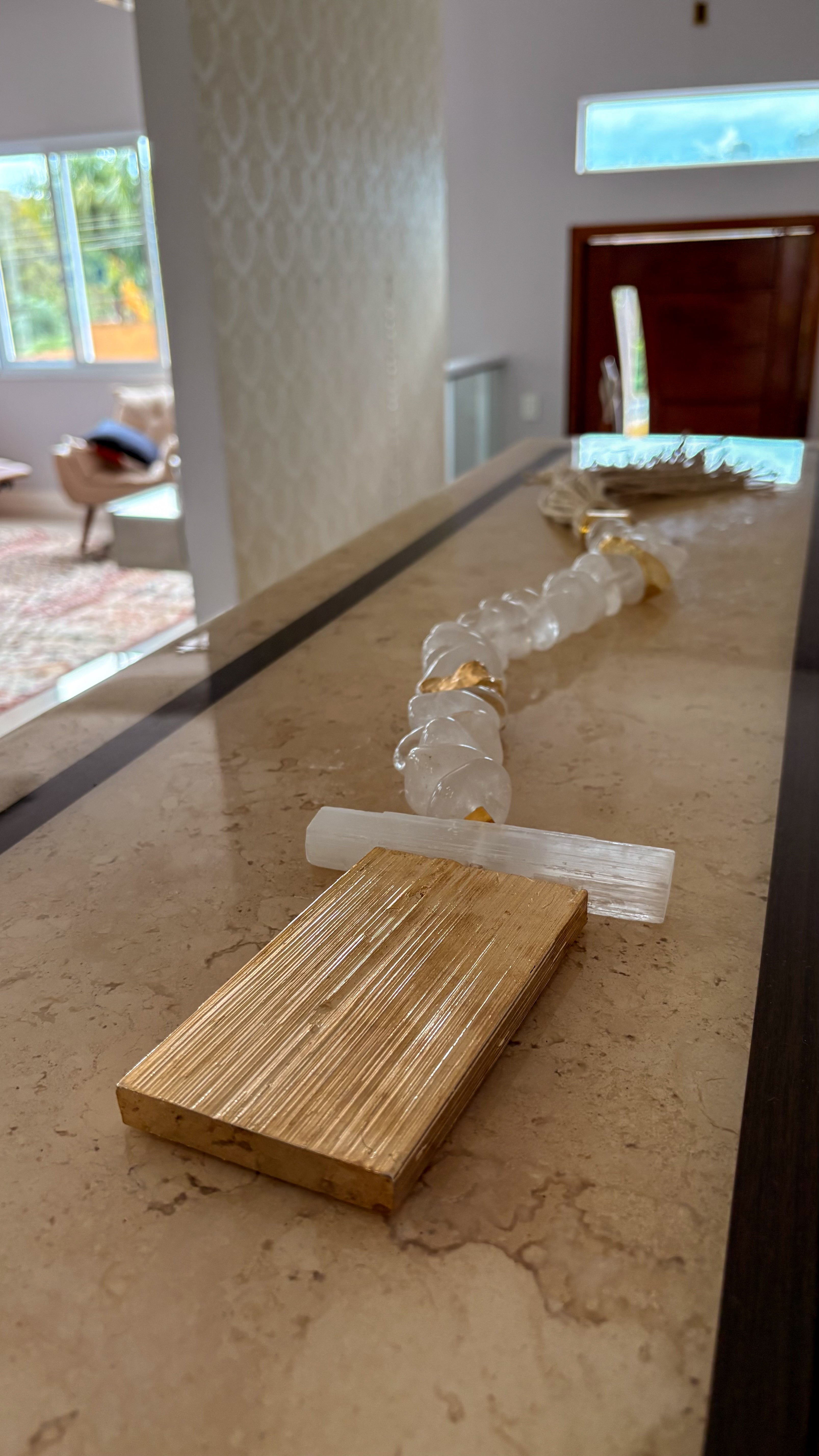 Colar de Mesa Rúbia - Cristal com selenita banhada