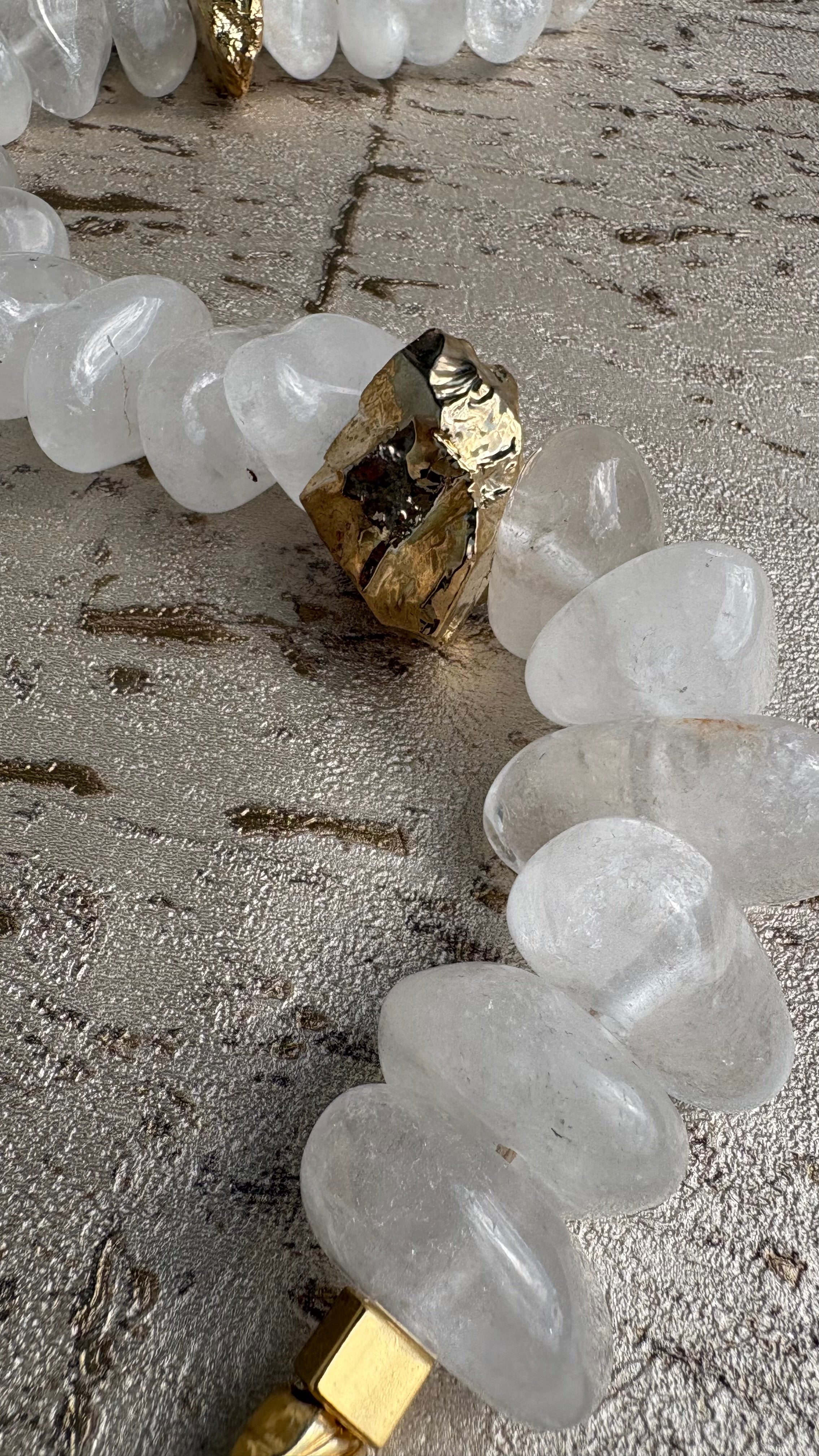 Colar de Mesa Rúbia - Cristal com selenita banhada