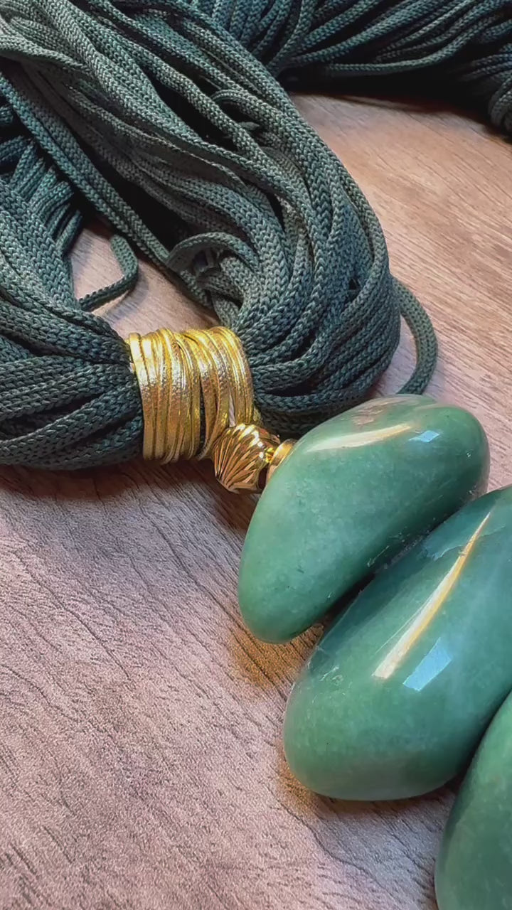 Colar de Mesa Janaína - Quartzo verde